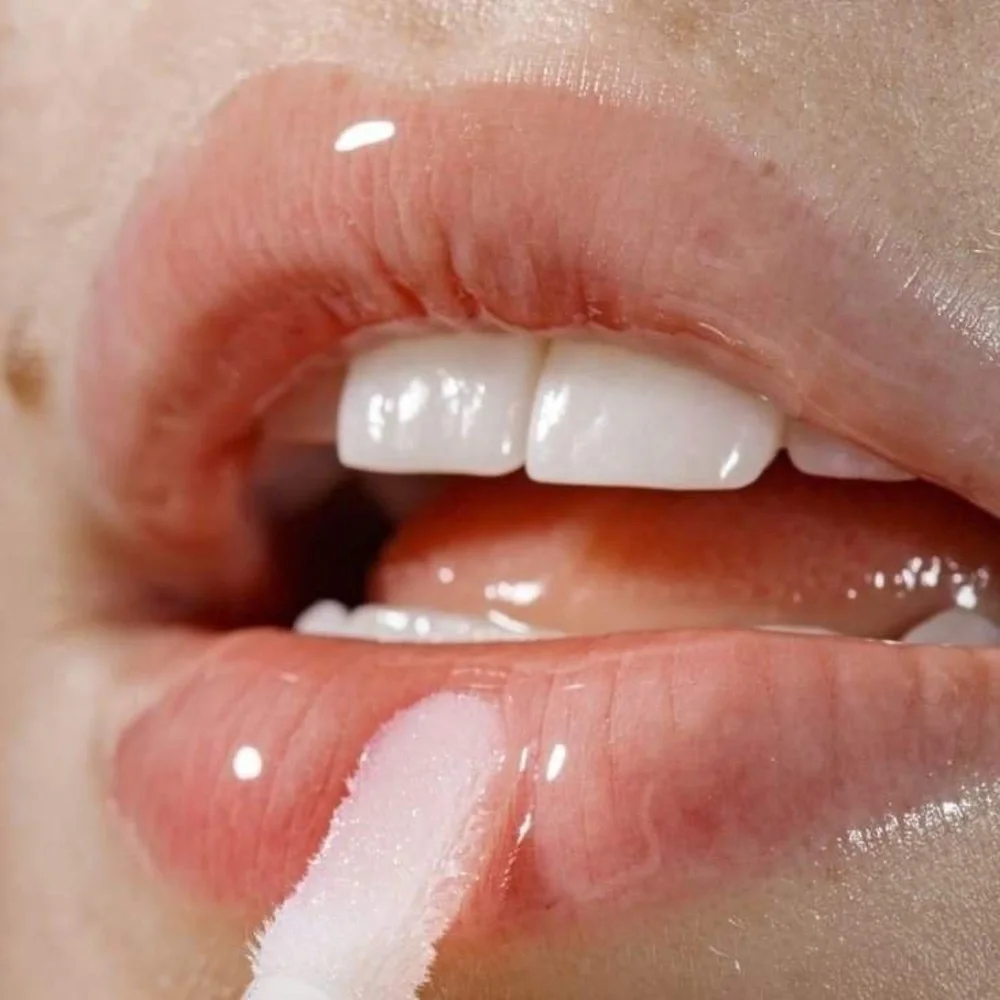 MG Cosmetics wear lipgloss